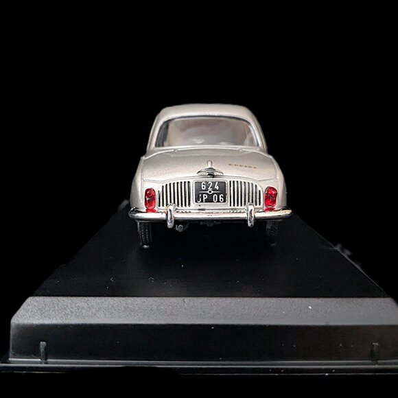 Renault Ondine 1961 Model 1/43 Diecast GUC - Picture 3 of 4